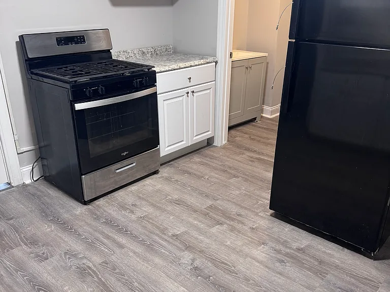 25 N Swan St #1 — Photo 1