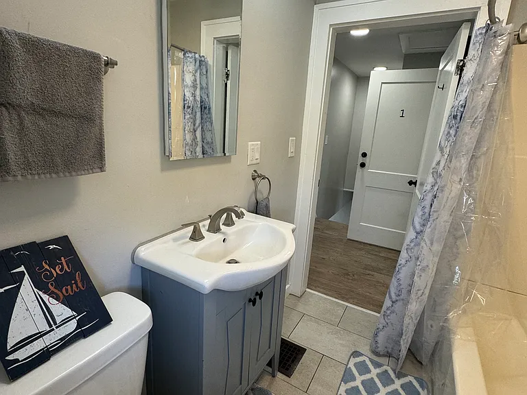 1230 N Kealing Ave #2 — Photo 6