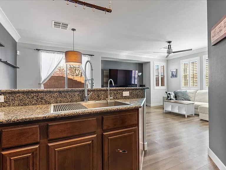 9131 Mount Wilson St — Photo 12