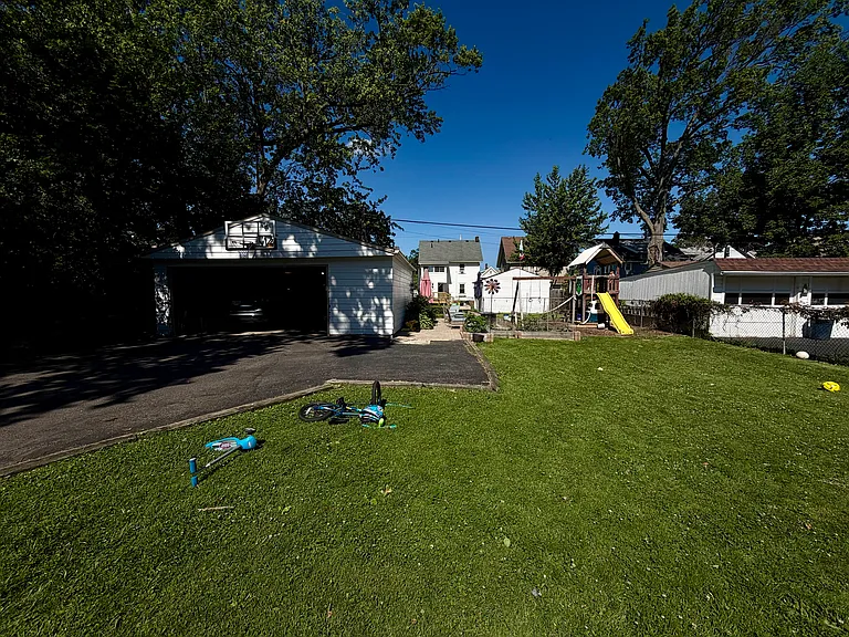 1246 Bonnieview Ave — Photo 2
