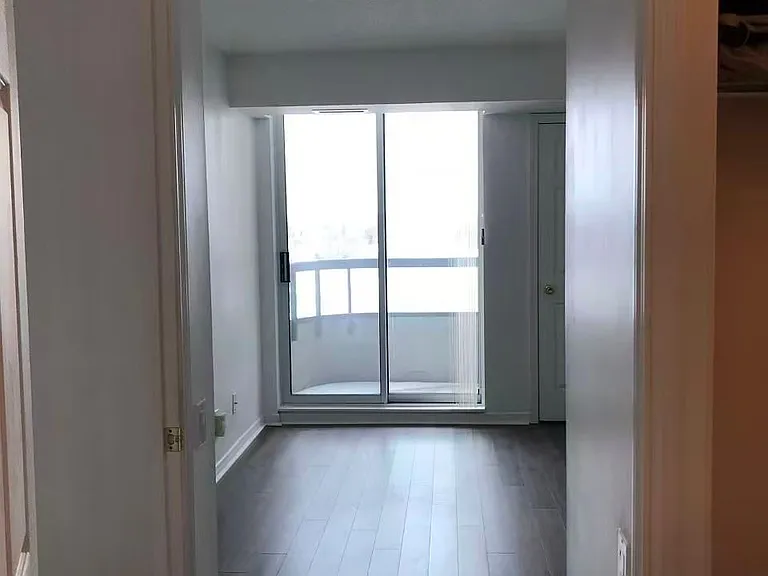 8 Hillcrest Ave #811 — Photo 16