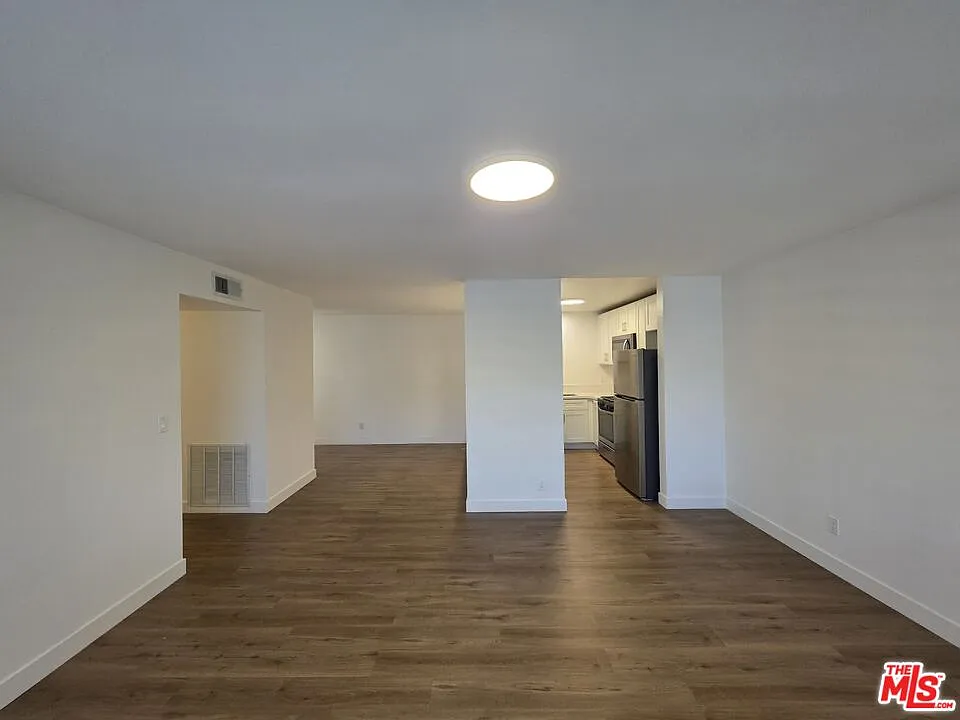3 bed, 2.0 bath, 1515 sqft, $4,000 — Photo 3