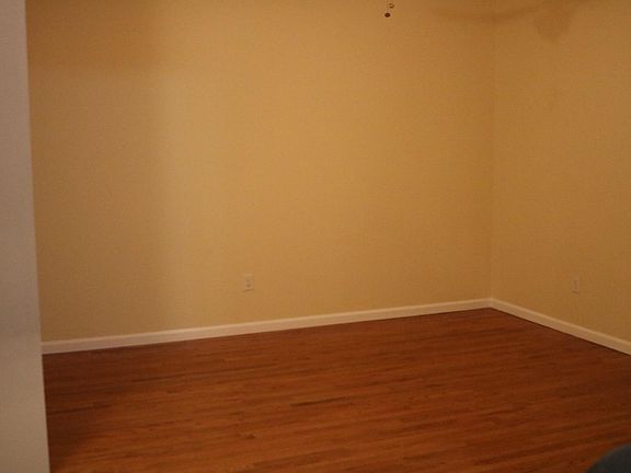 2nd image of 5 Little St #2