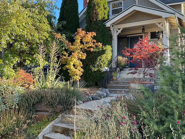 1714 E 10th Ave — Photo 1
