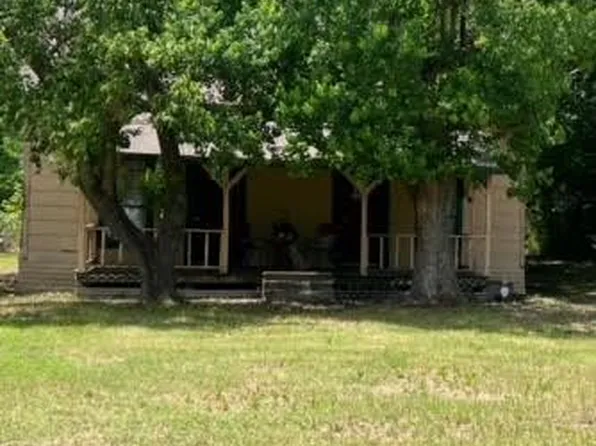 193 S College St, Deport, TX 75435