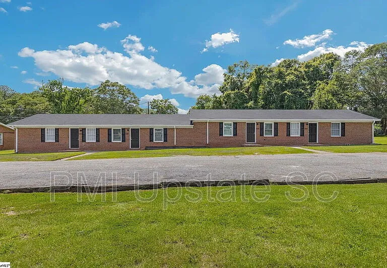 103A Looneybrook Dr — Photo 1