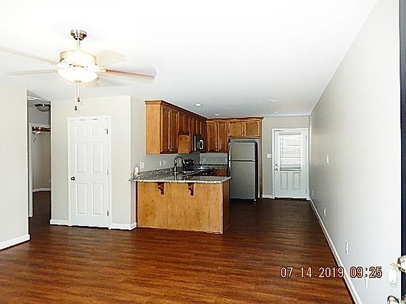 4th image of 2183 Dean Ln
