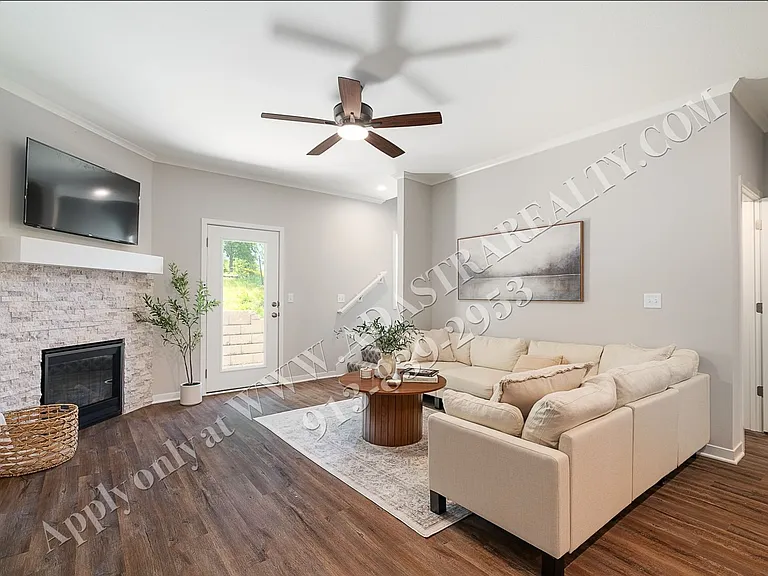 1089 N Findley St — Photo 13