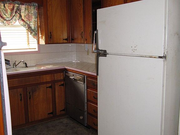2nd image of 3536 Montreal Cir