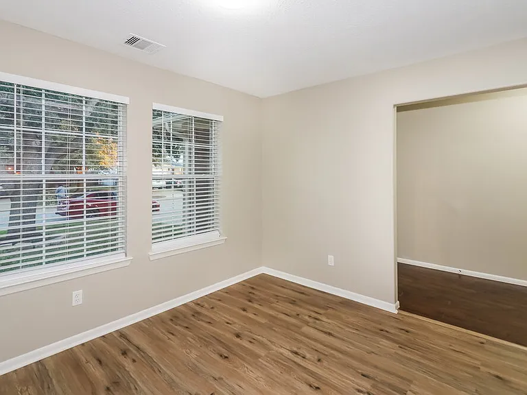 5911 Shining Leaf Ct — Photo 9