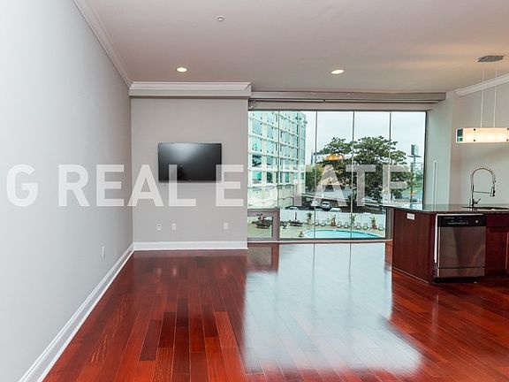 5th image of 803 N Delaware Ave #403