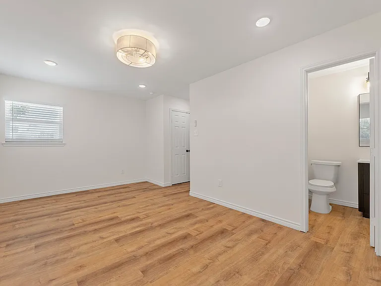 7508 Deaver Dr — Photo 24