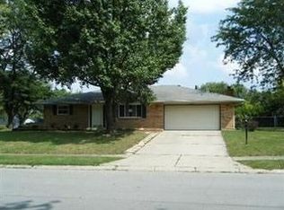 902 Avey Ln, Englewood, OH 45322