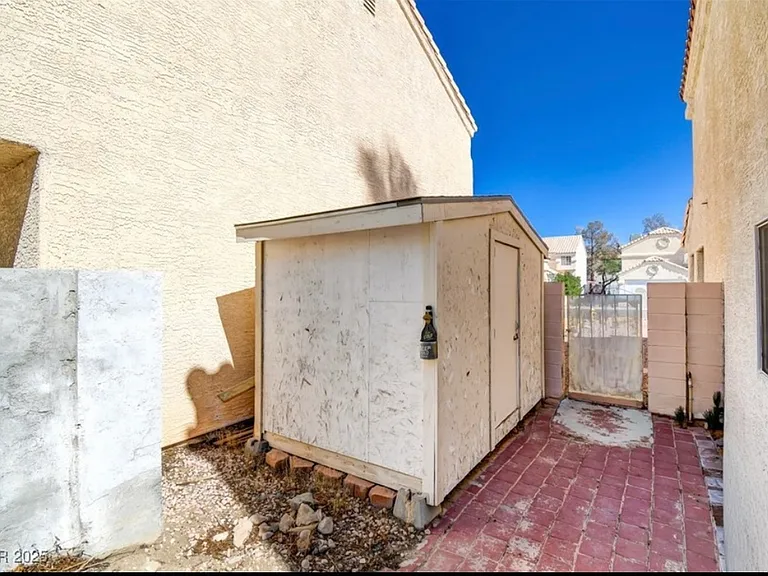 4053 Hazelridge Dr — Photo 26