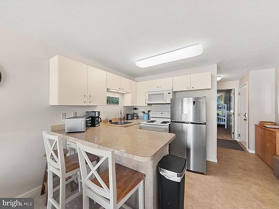 5th image of 13 144th St Unit 304