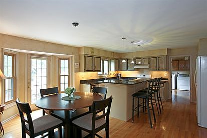 3rd image of 1825 Sunrise Ct