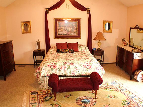 Master bedroom- Vaulted ceiling
