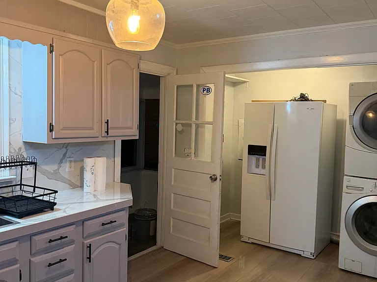 711 Linden Ave — Photo 3
