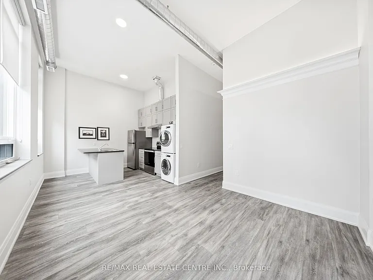 11 Queen St #301 — Photo 10