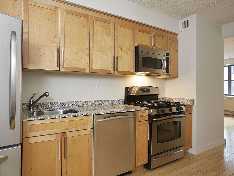 2nd image of 516 W 47th St APT N3k