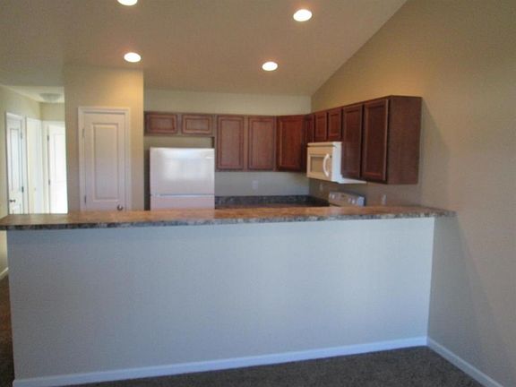 4th image of 742 W A St APT 1