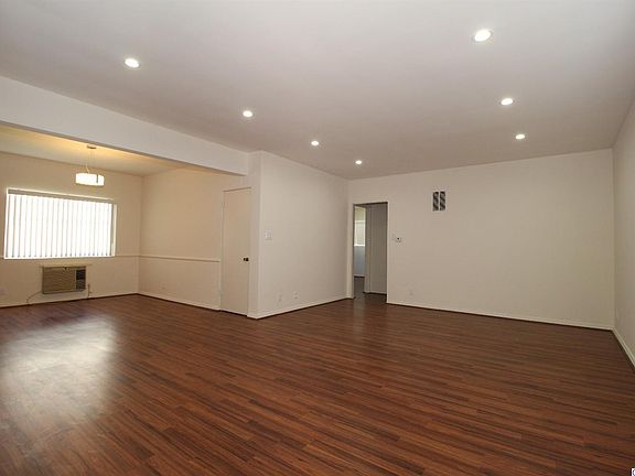 5th image of 1600 N Hobart Blvd APT 14