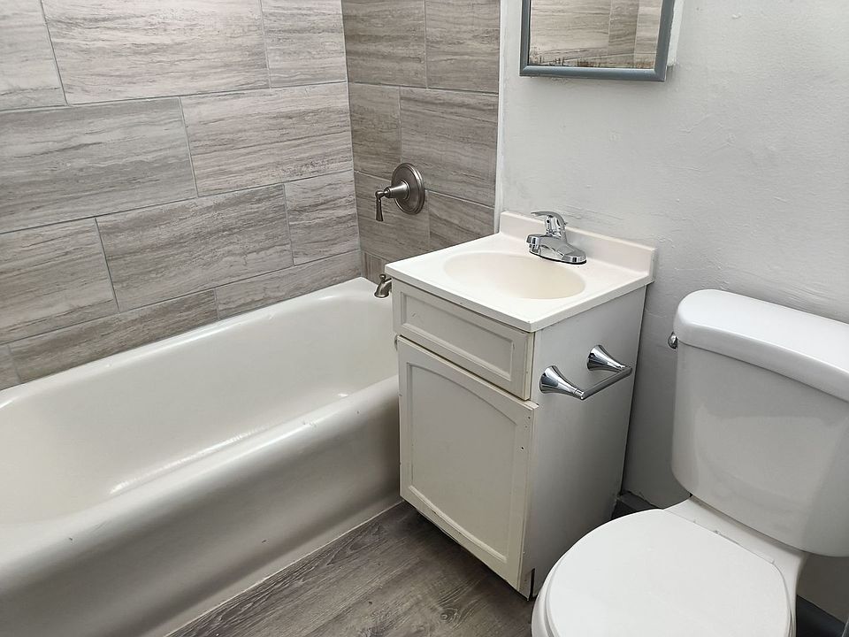 1st image of 3112 W Glendale Ave APT 3