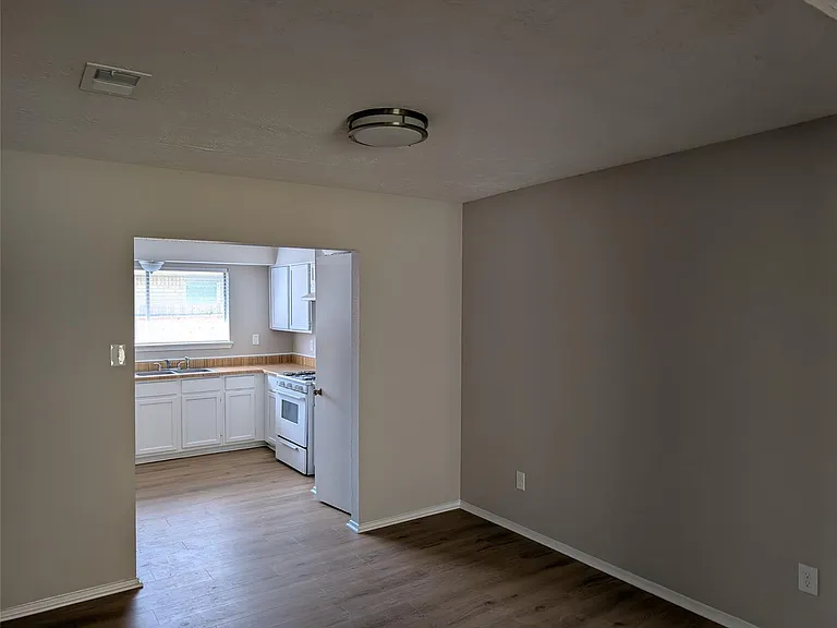 11019 Clear Fork Dr — Photo 4