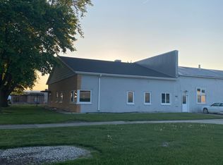 1302 W 1st St, Sumner, IA 50674