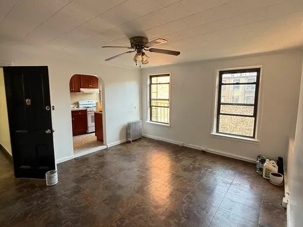 503 Hicks Street image 1 of 10