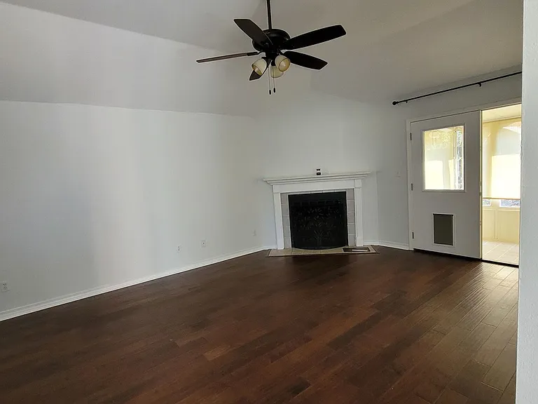4559 Tradewinds Dr — Photo 11
