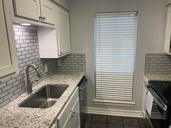 3rd image of 2744 Parkchester Dr