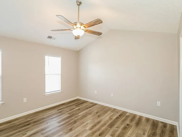 4529 Capstone Dr — Photo 11