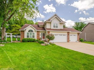 4427 101st St, Urbandale, IA 50322