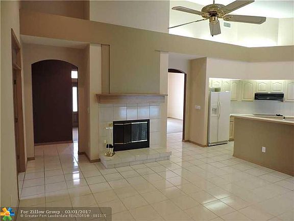 4th image of 3508 Wildflower Dr