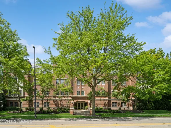 1688 Green Bay Rd APT 303, Highland Park, IL 60035