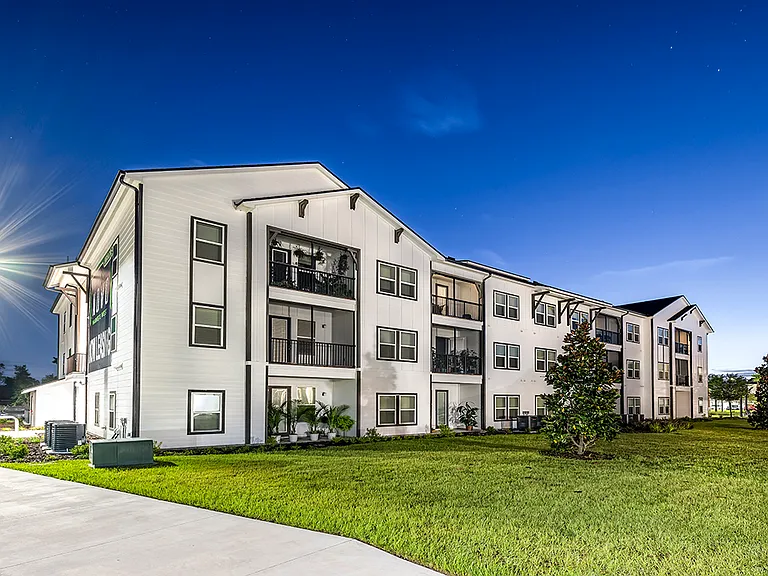 Residences at Markets West — Photo 29