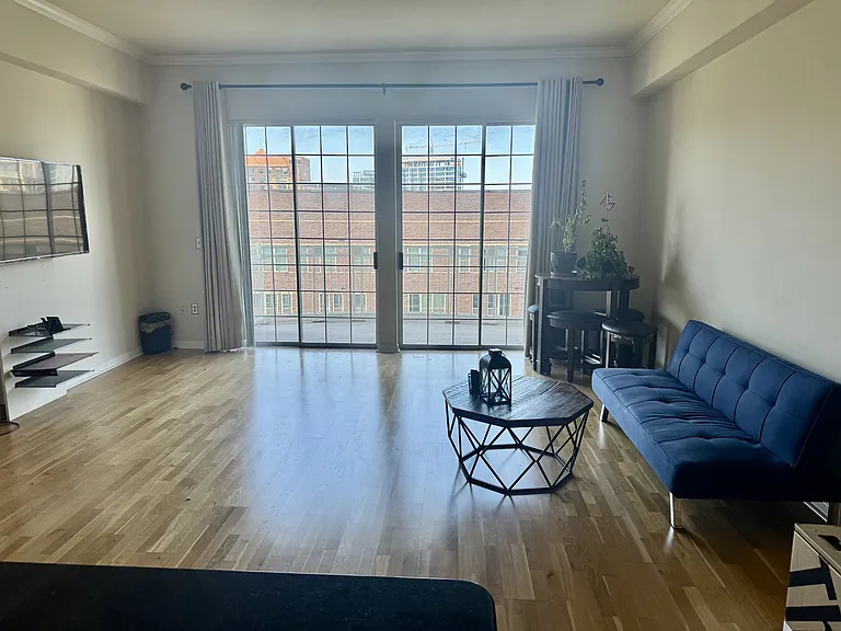 3225 Turtle Creek Blvd #718 — Photo 4