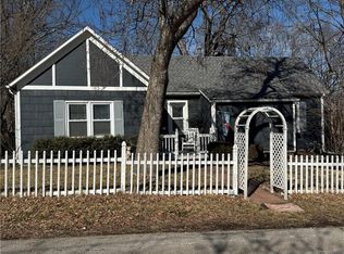 6190 Goeble St, Stilwell, KS 66085