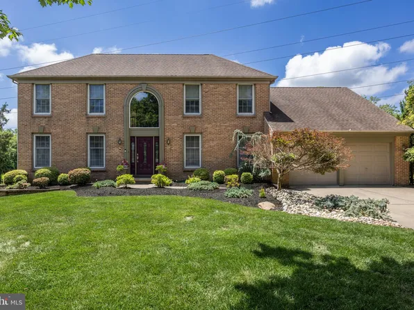 13 Periwinkle Dr, Mount Laurel, NJ 08054