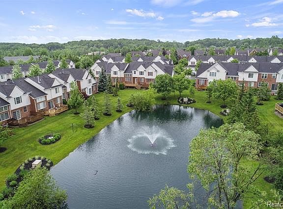 5th image of 29268 Weston Dr #1