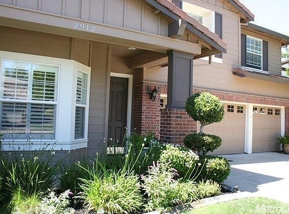 2nd image of 2912 Fox Hill Dr