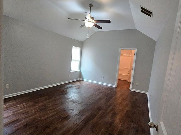 3rd image of 5023 Acorn Dr