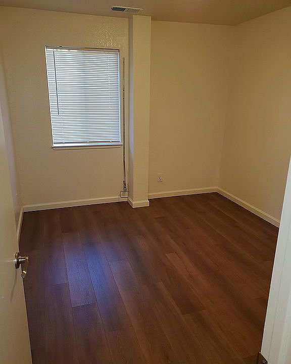1st image of 3200 West St