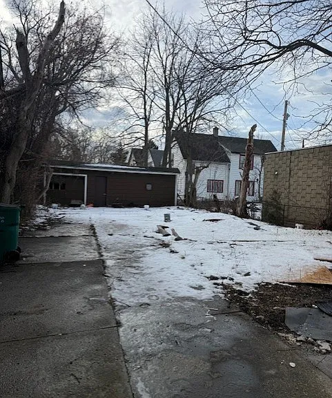 2255 Genesee St — Photo 35