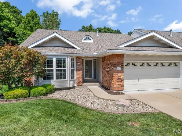811 Brae Ct, Chesterfield, MO 63017