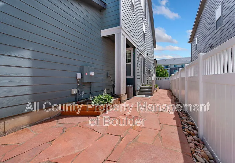 2455 Alpine St — Photo 21
