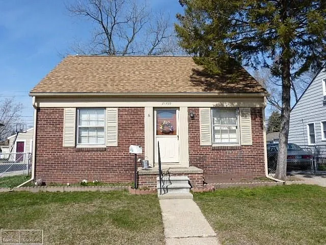 21735 Boulder Ave photo 1