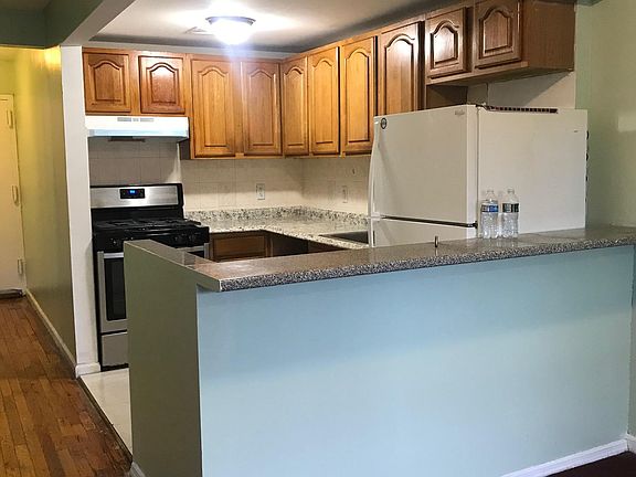 5th image of 12607 101st Ave APT 1