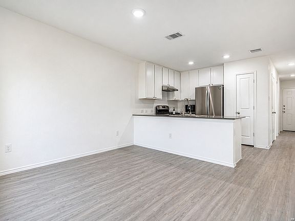 5th image of 7606 Chancery Gate